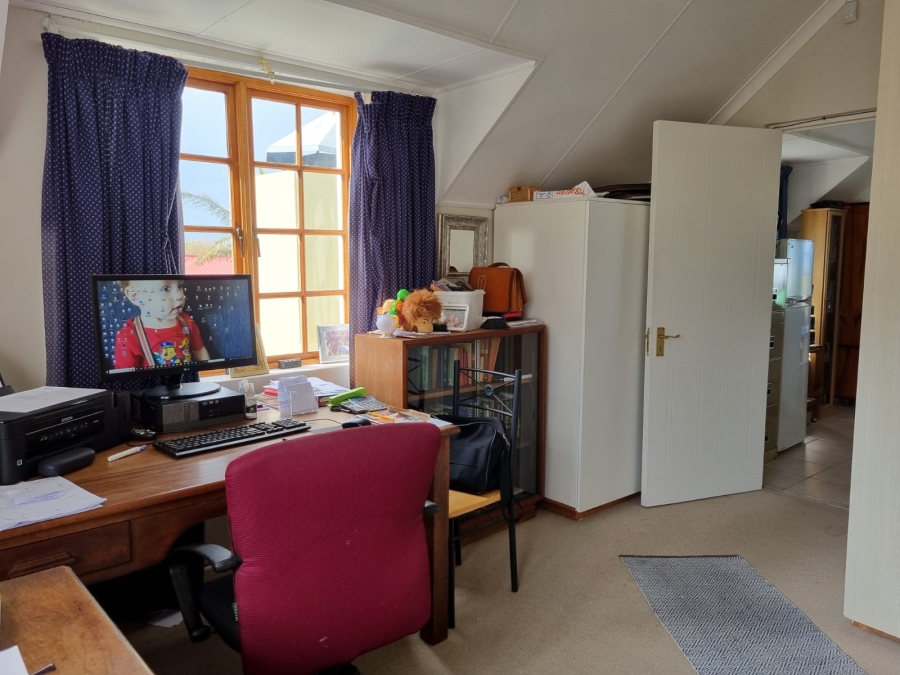 3 Bedroom Property for Sale in Heuningkloof Western Cape